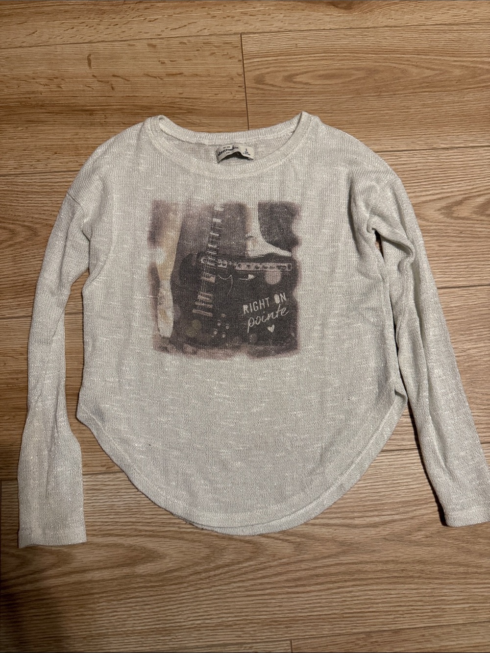 Girl's Cream long sleeve Graphic Pullover - 'Right on Pointe'